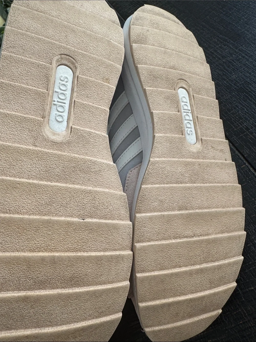 Adidas Women’s Retro Runner Sneakers in Light Gray and Pink Beige Size 10